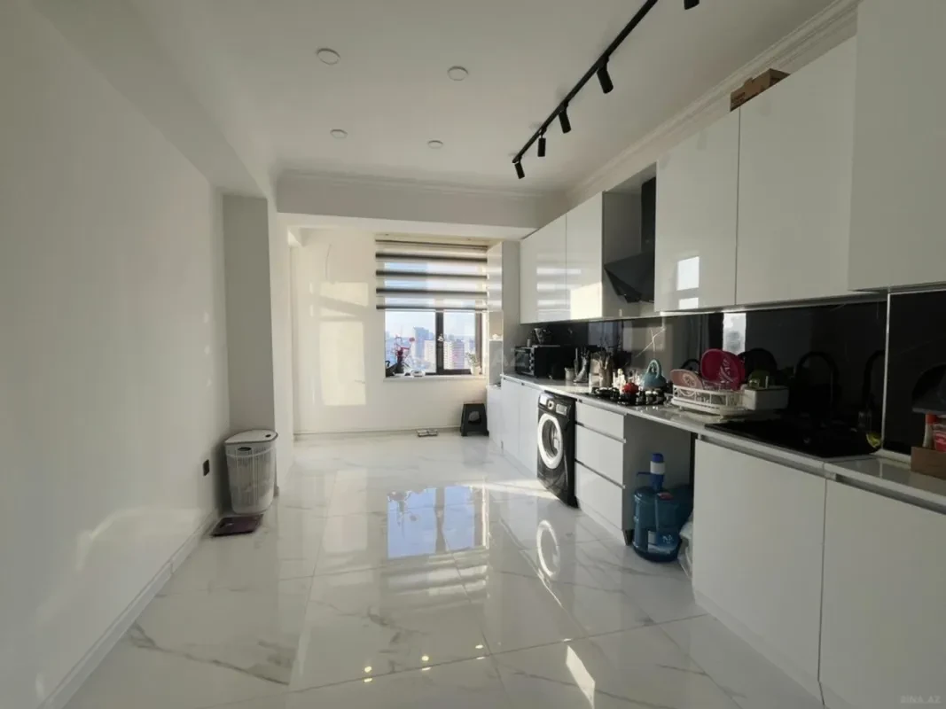 Satılır 3 otaqlı mənzil 102 m²