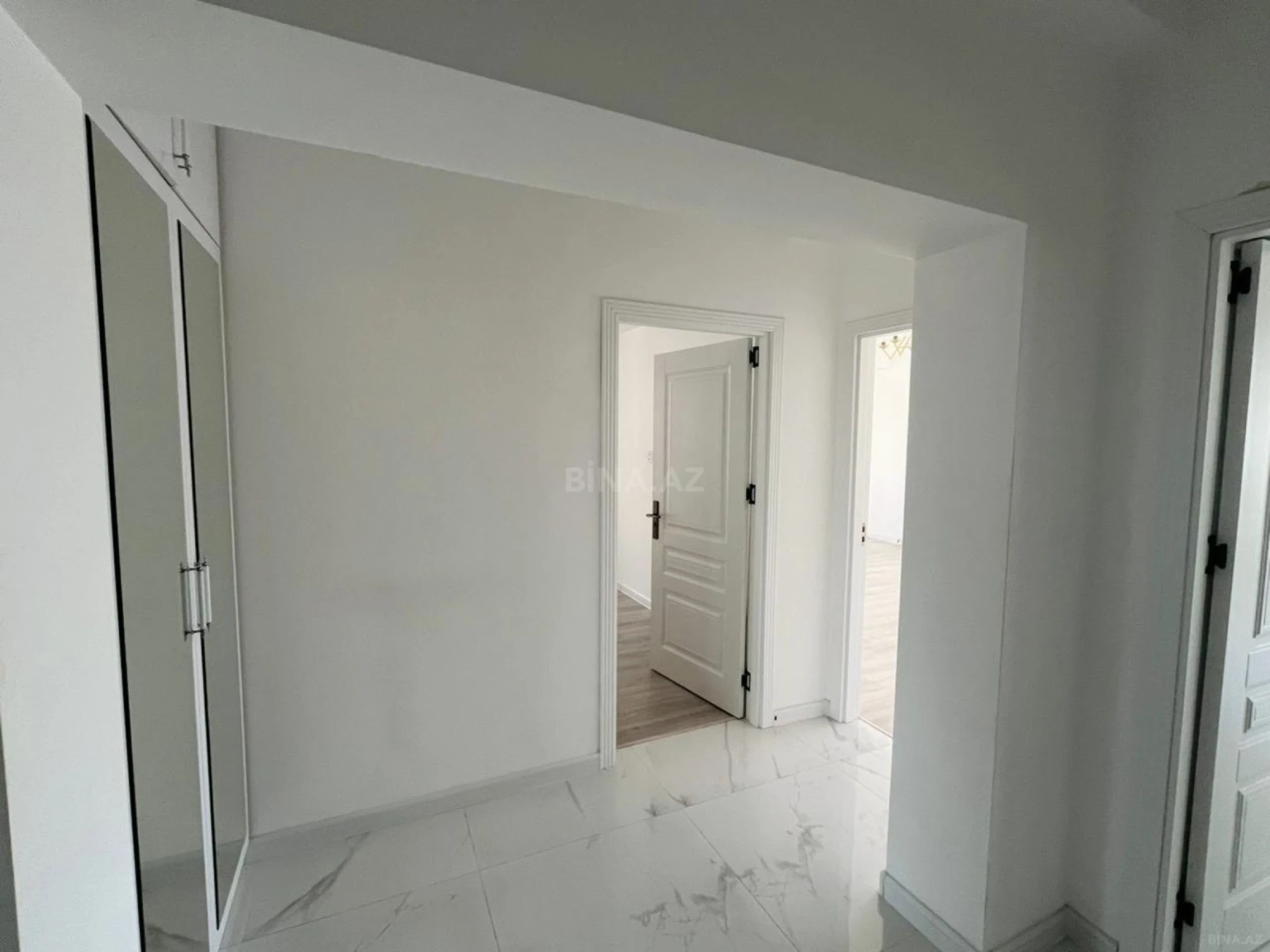 Satılır 3 otaqlı mənzil 102 m²