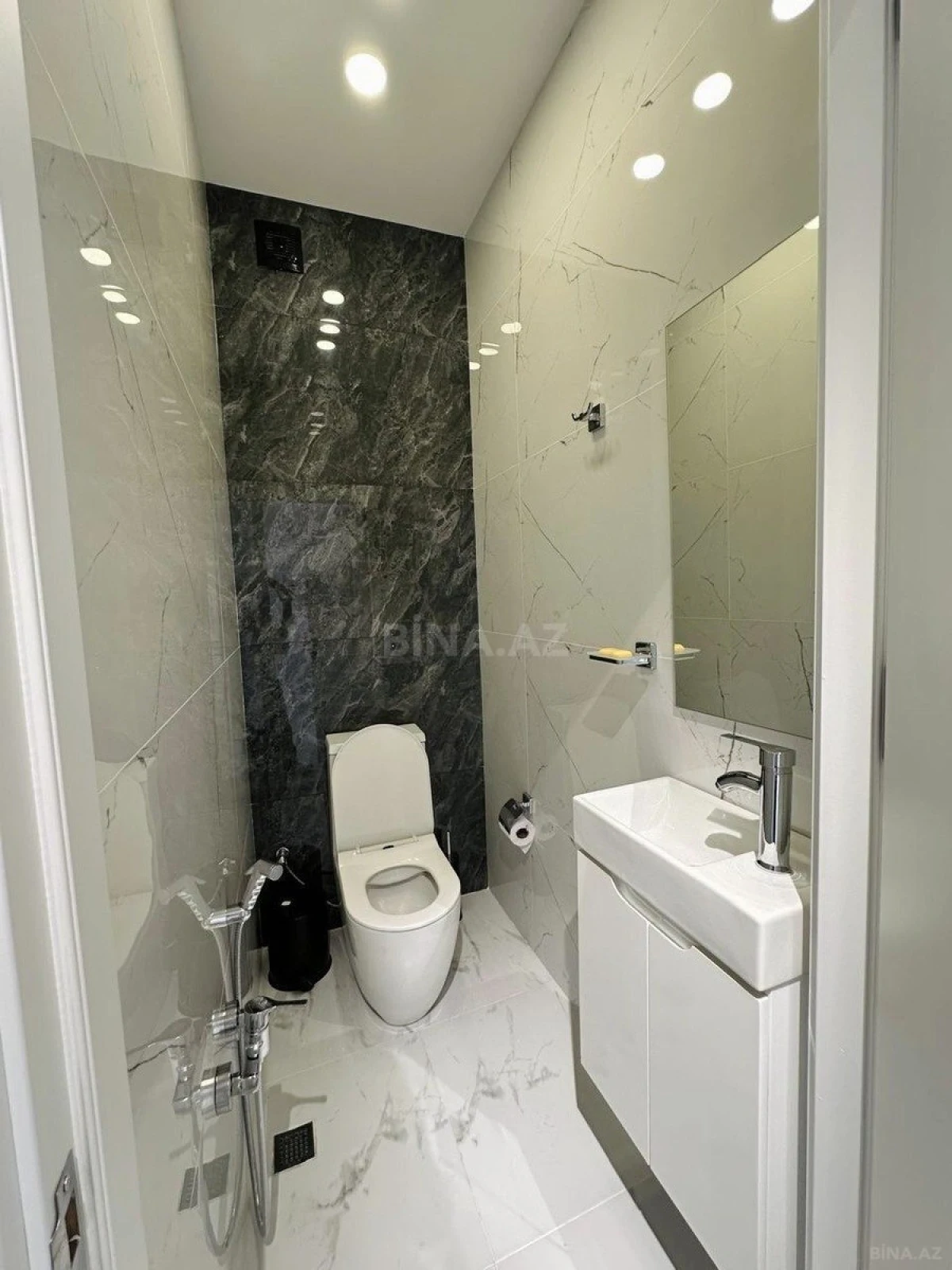 Satılır 3 otaqlı mənzil 102 m²