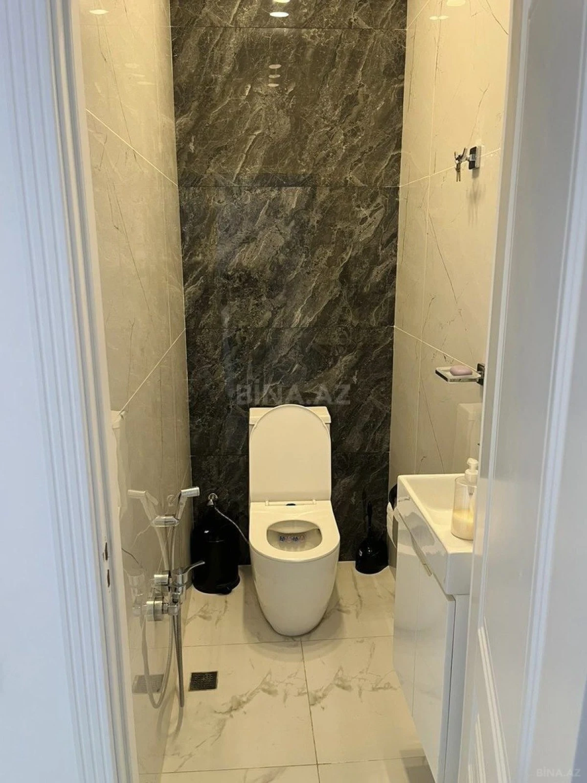 Satılır 3 otaqlı mənzil 102 m²