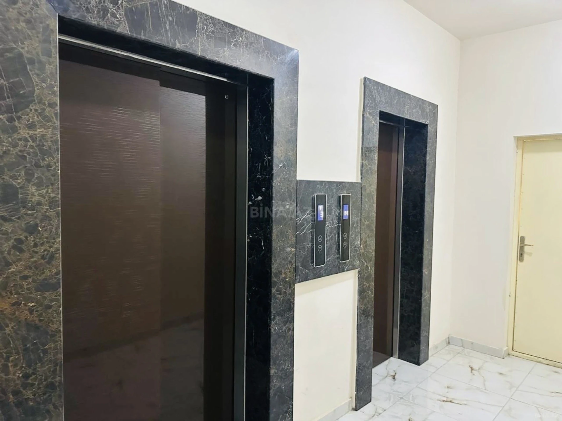 Satılır 3 otaqlı mənzil 102 m²