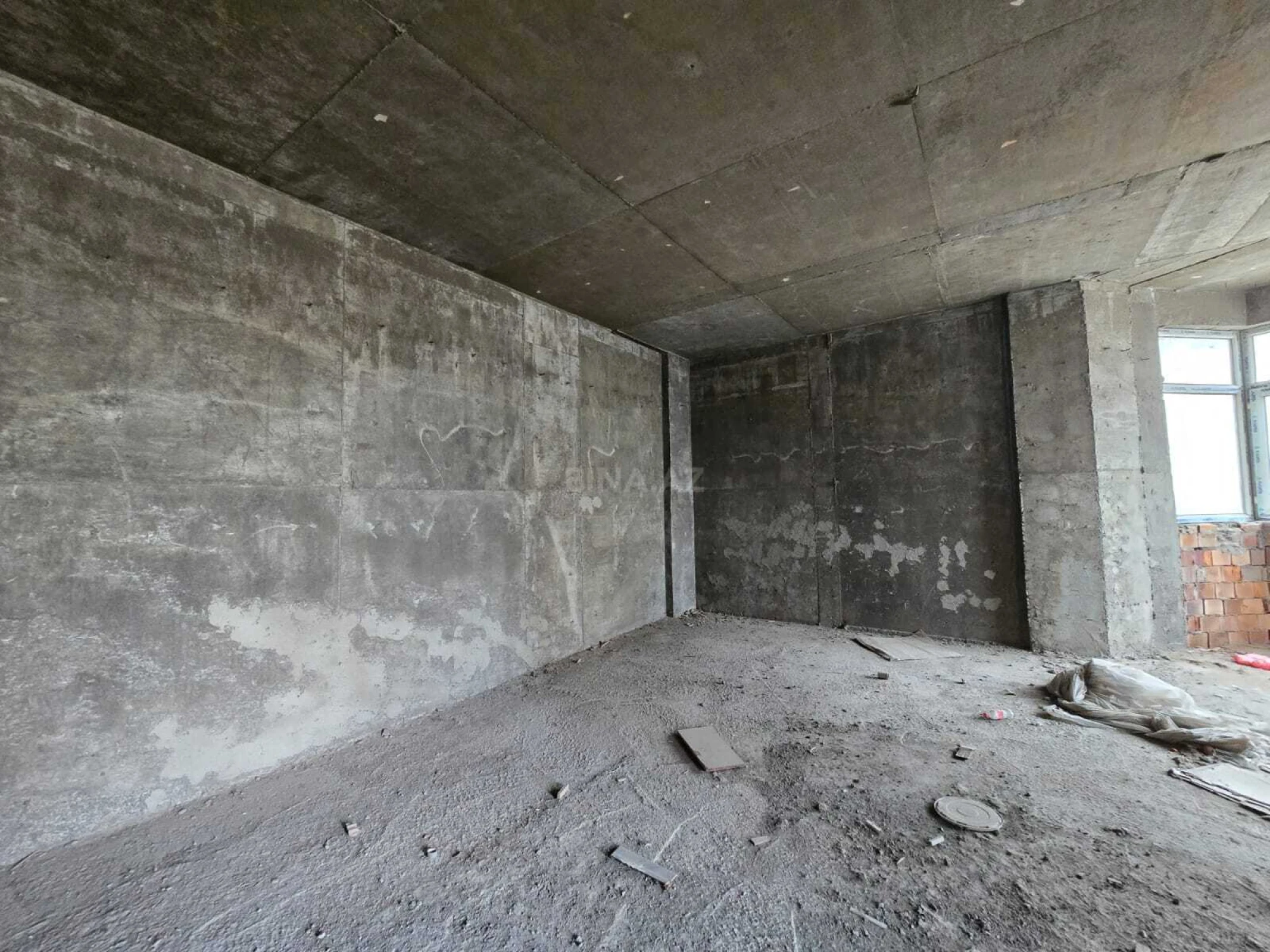 Satılır 2 otaqlı mənzil 122 m²