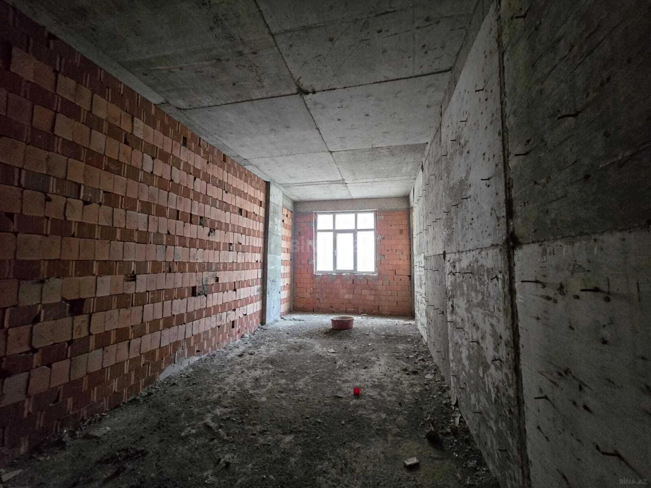 Satılır 2 otaqlı mənzil 122 m²