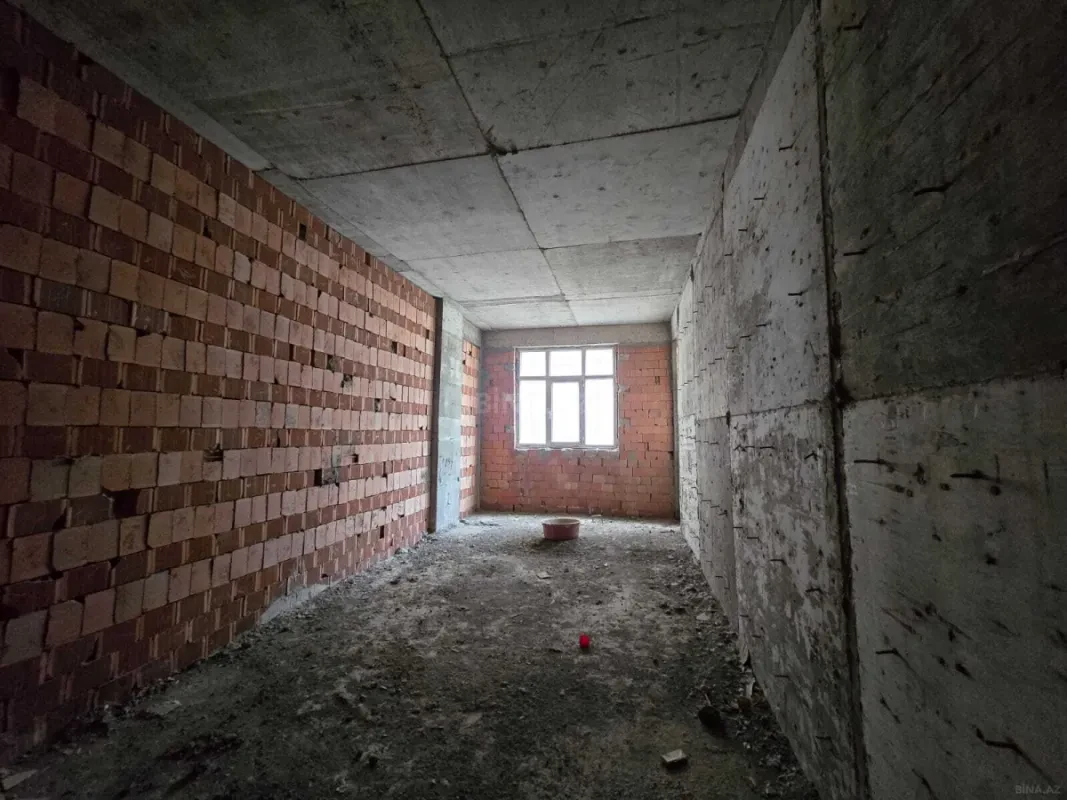 Satılır 2 otaqlı mənzil 122 m²