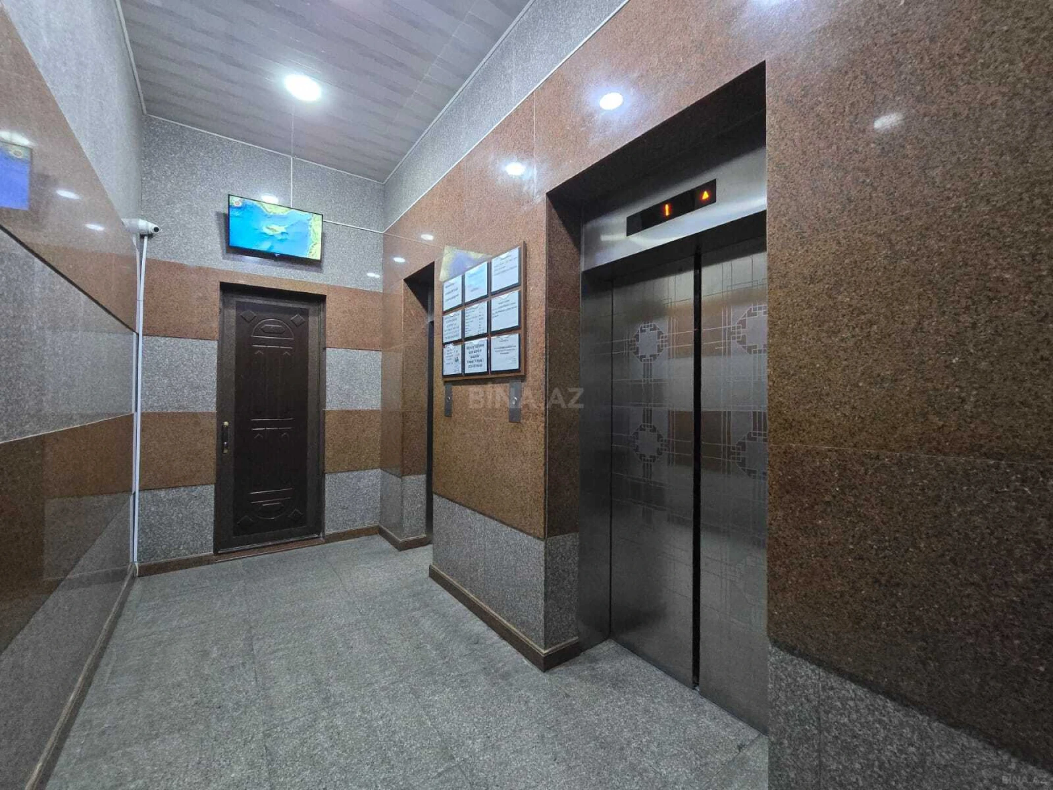 Satılır 2 otaqlı mənzil 122 m²