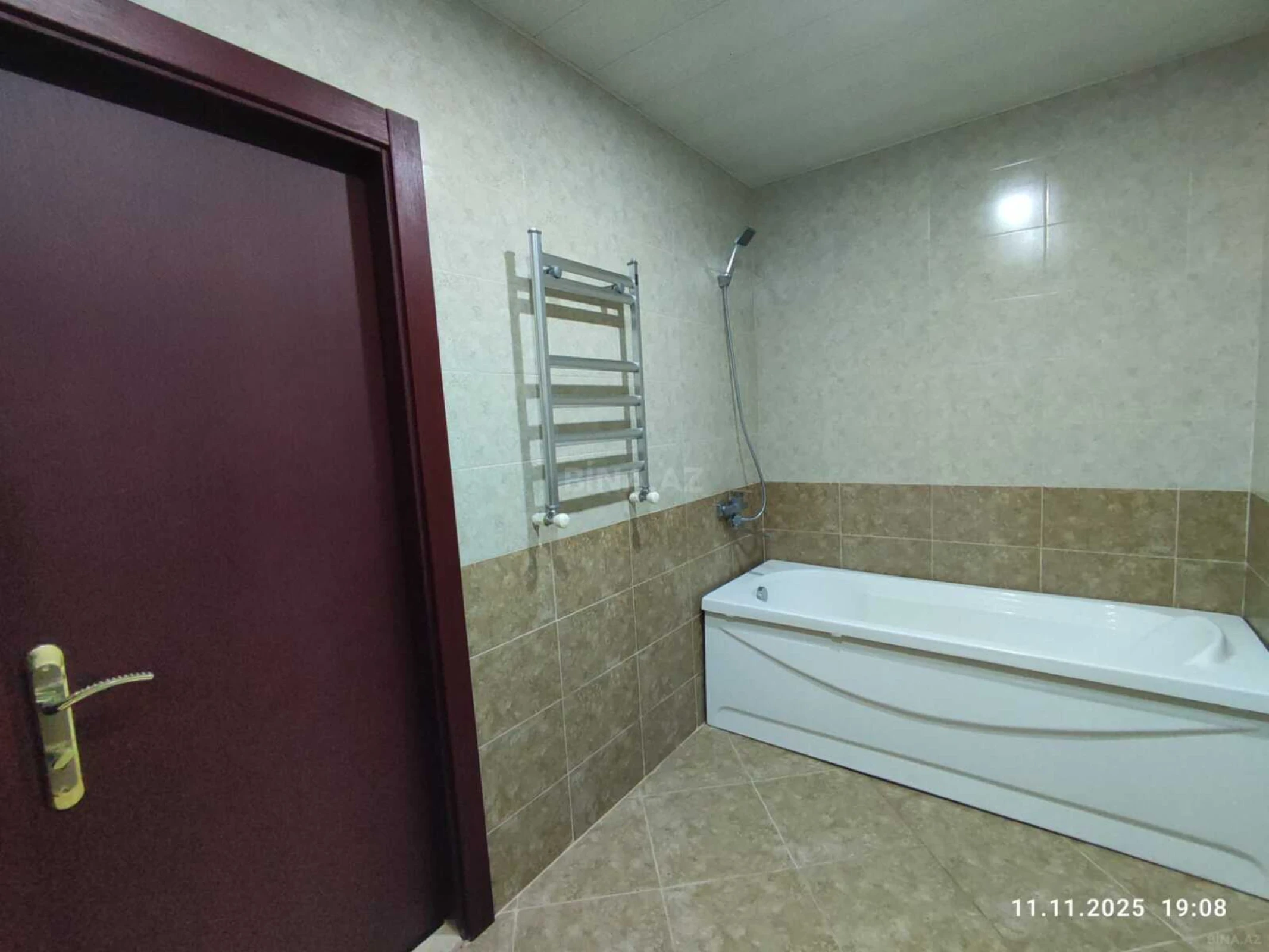 Kirayə verilir 3 otaqlı mənzil 140 m²