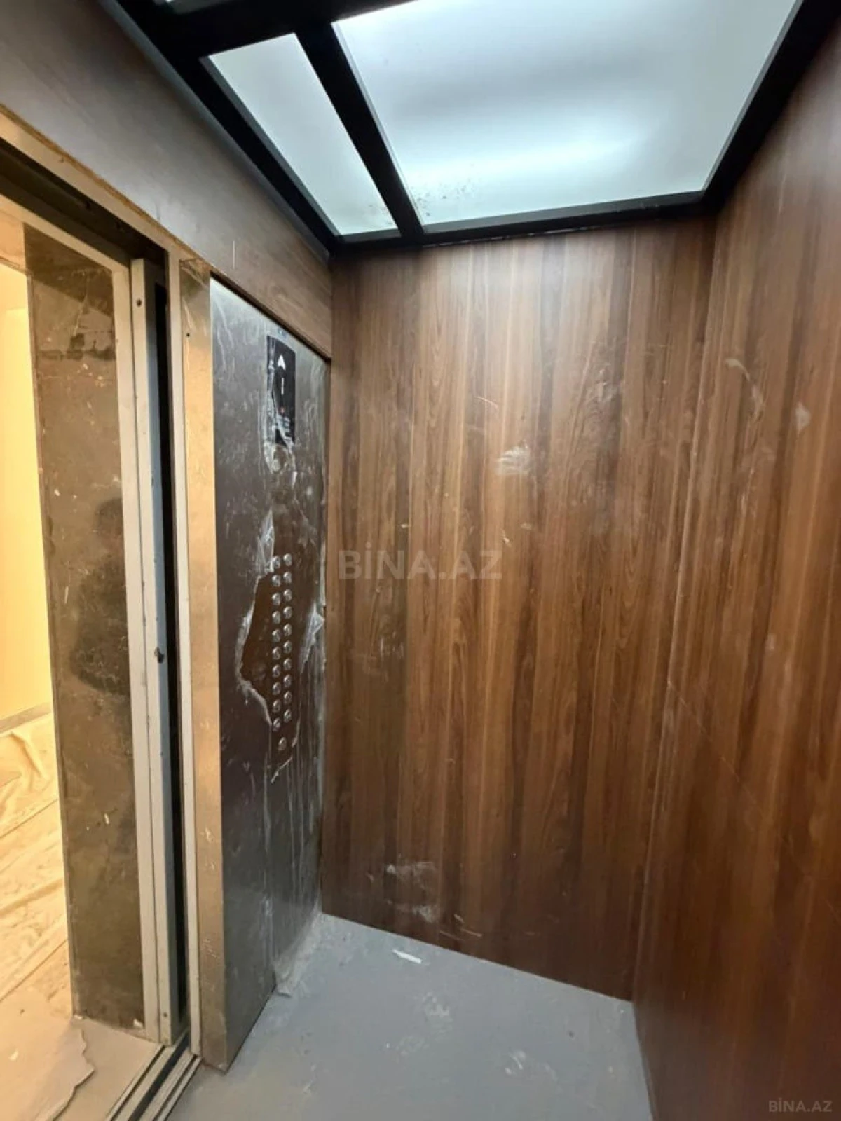 Satılır 2 otaqlı mənzil 55 m²