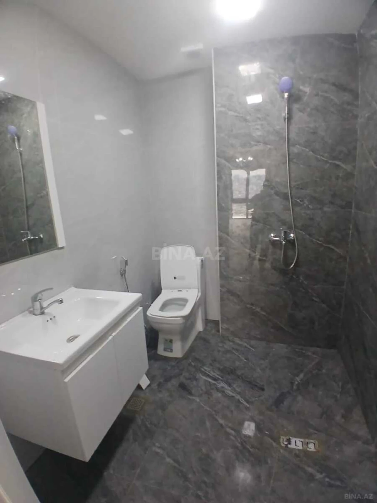 Satılır 3 otaqlı mənzil 72 m²