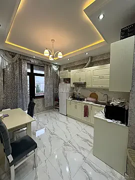 Kirayə verilir 2 otaqlı mənzil 70 m²