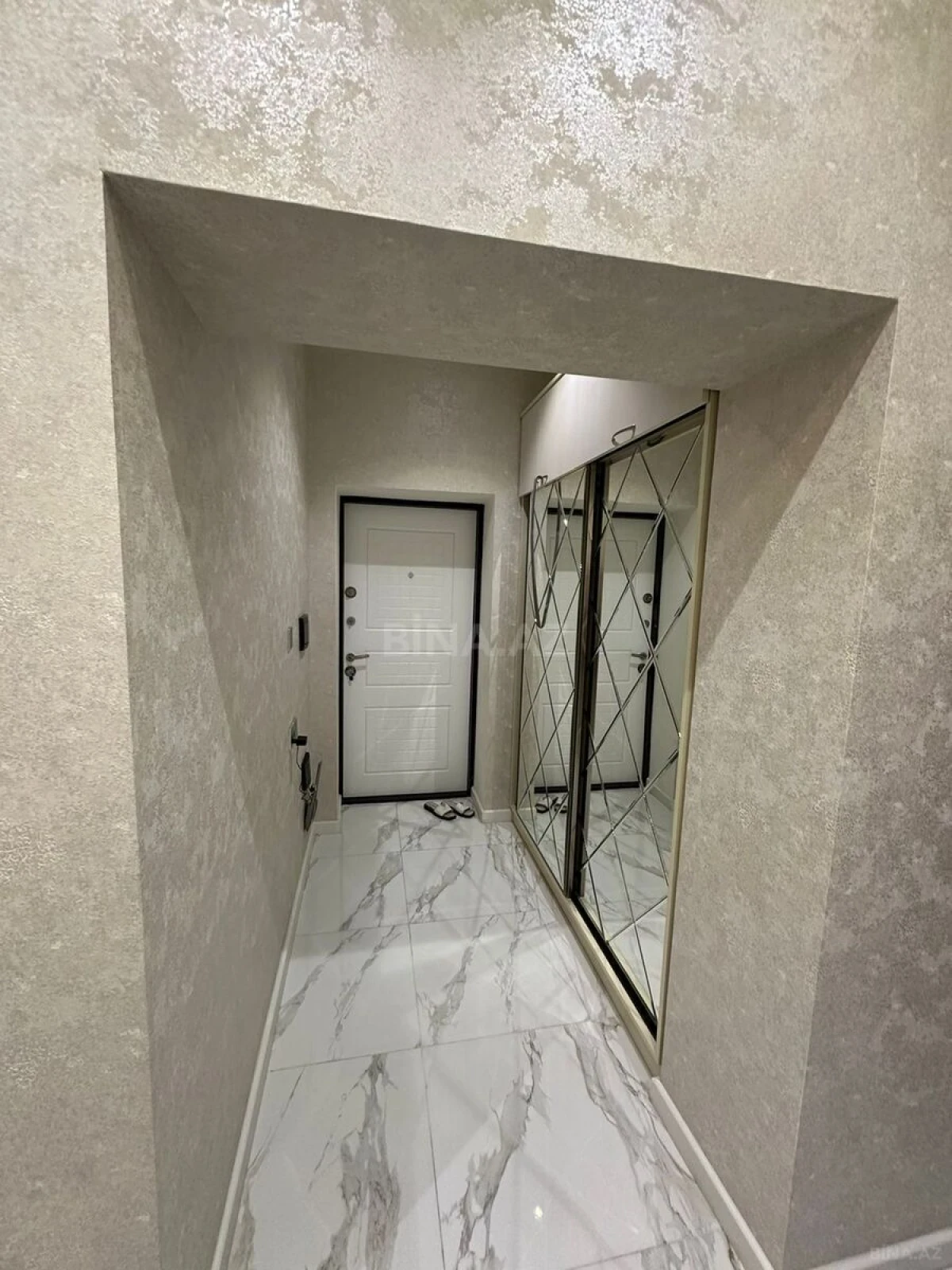 Kirayə verilir 2 otaqlı mənzil 70 m²