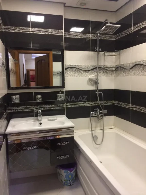 Kirayə verilir 2 otaqlı mənzil 88 m²