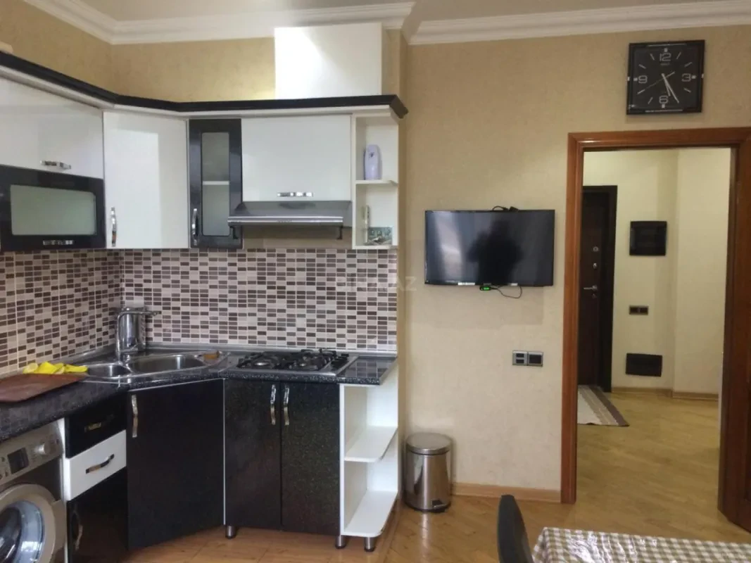 Kirayə verilir 2 otaqlı mənzil 88 m²
