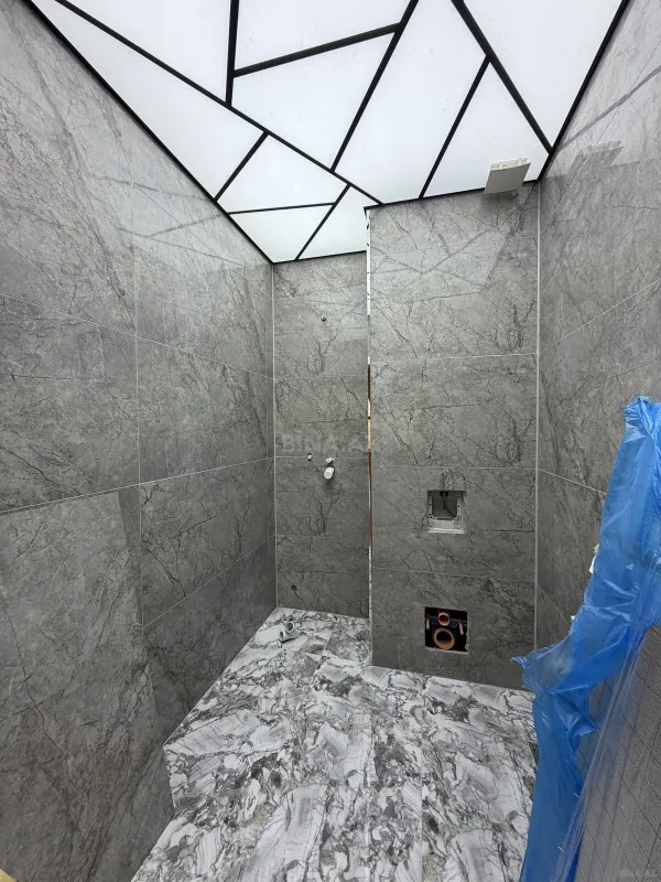 Satılır 4 otaqlı mənzil 190 m²
