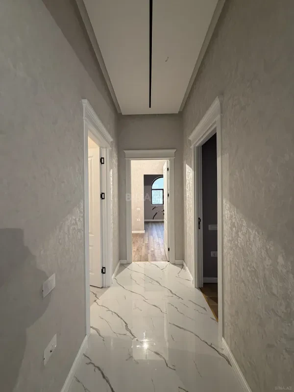Satılır 4 otaqlı mənzil 190 m²
