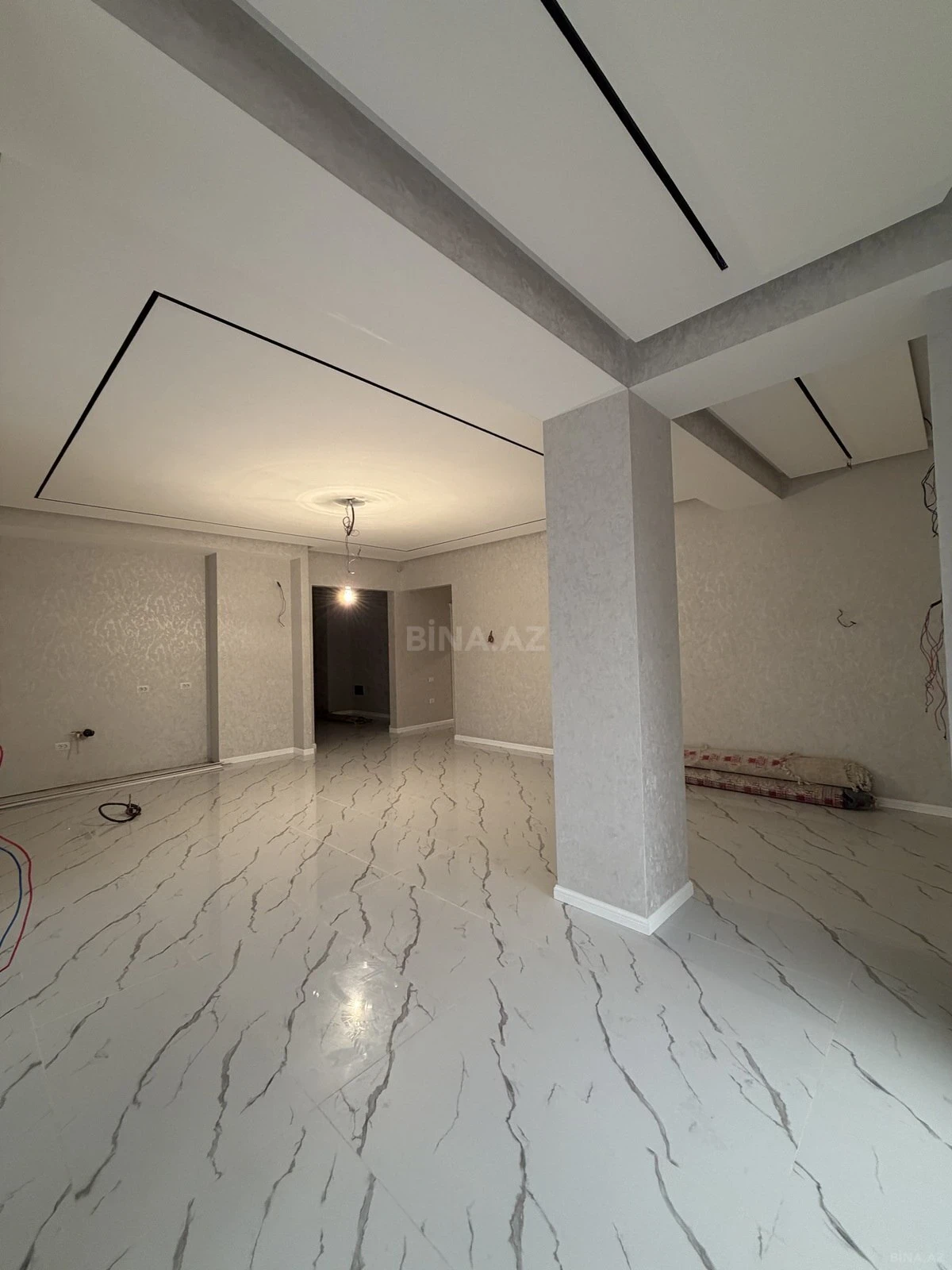 Satılır 4 otaqlı mənzil 190 m²