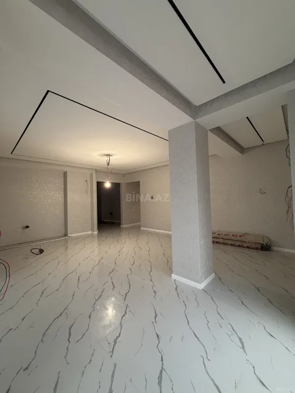 Satılır 4 otaqlı mənzil 190 m²