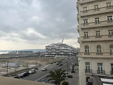 Satılır 3 otaqlı mənzil 113 m²