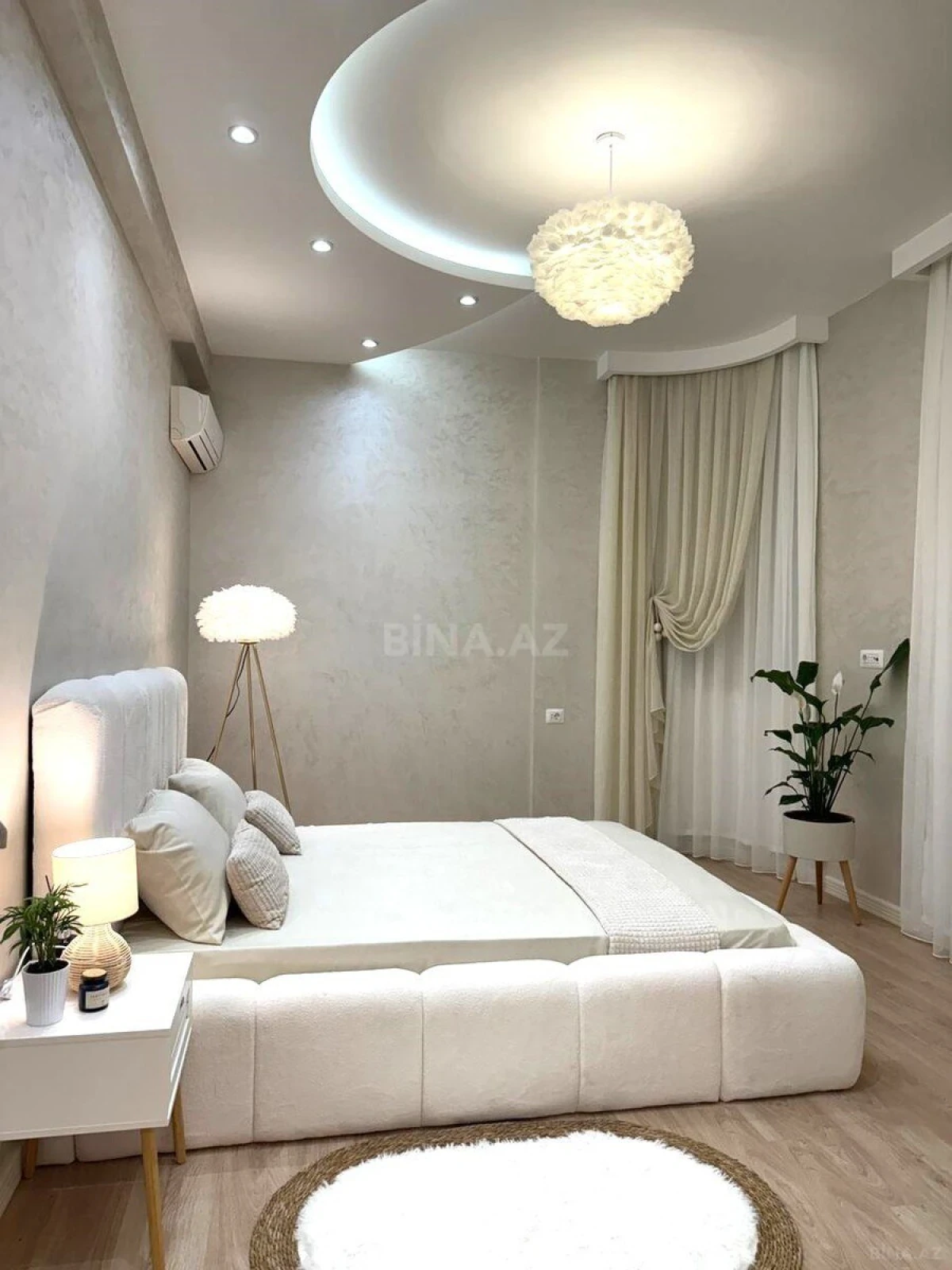 Satılır 2 otaqlı mənzil 105 m²