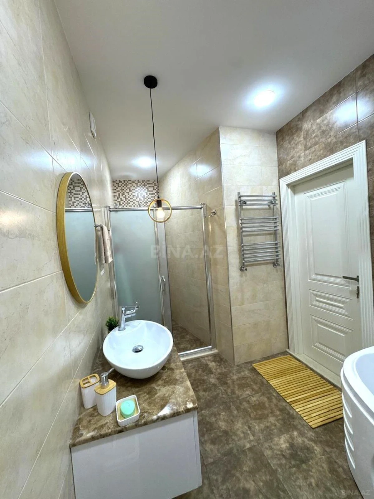 Satılır 2 otaqlı mənzil 105 m²