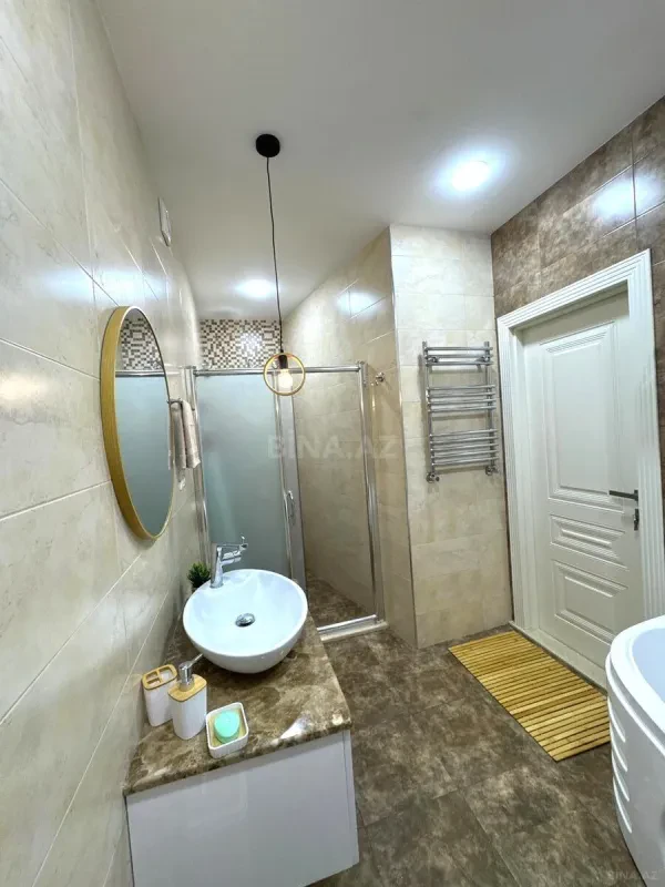 Satılır 2 otaqlı mənzil 105 m²