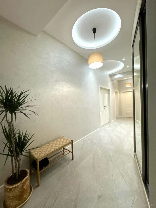 Satılır 2 otaqlı mənzil 105 m²