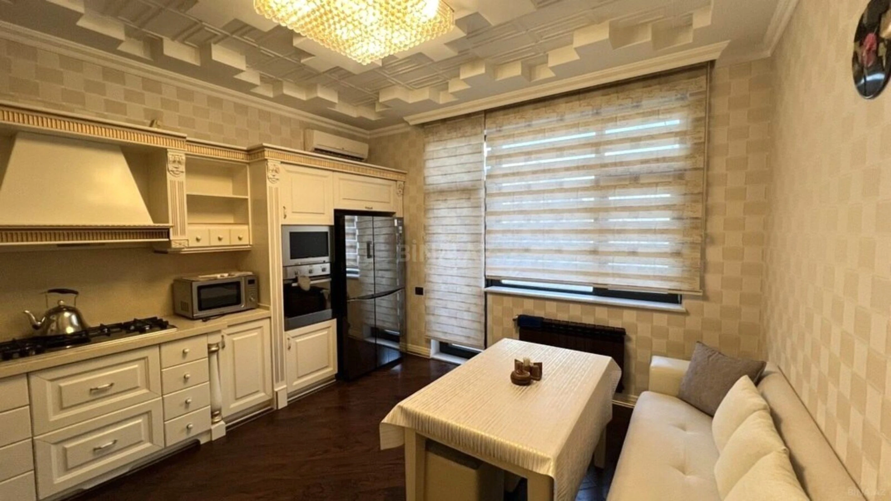 Kirayə verilir 3 otaqlı mənzil 145 m²