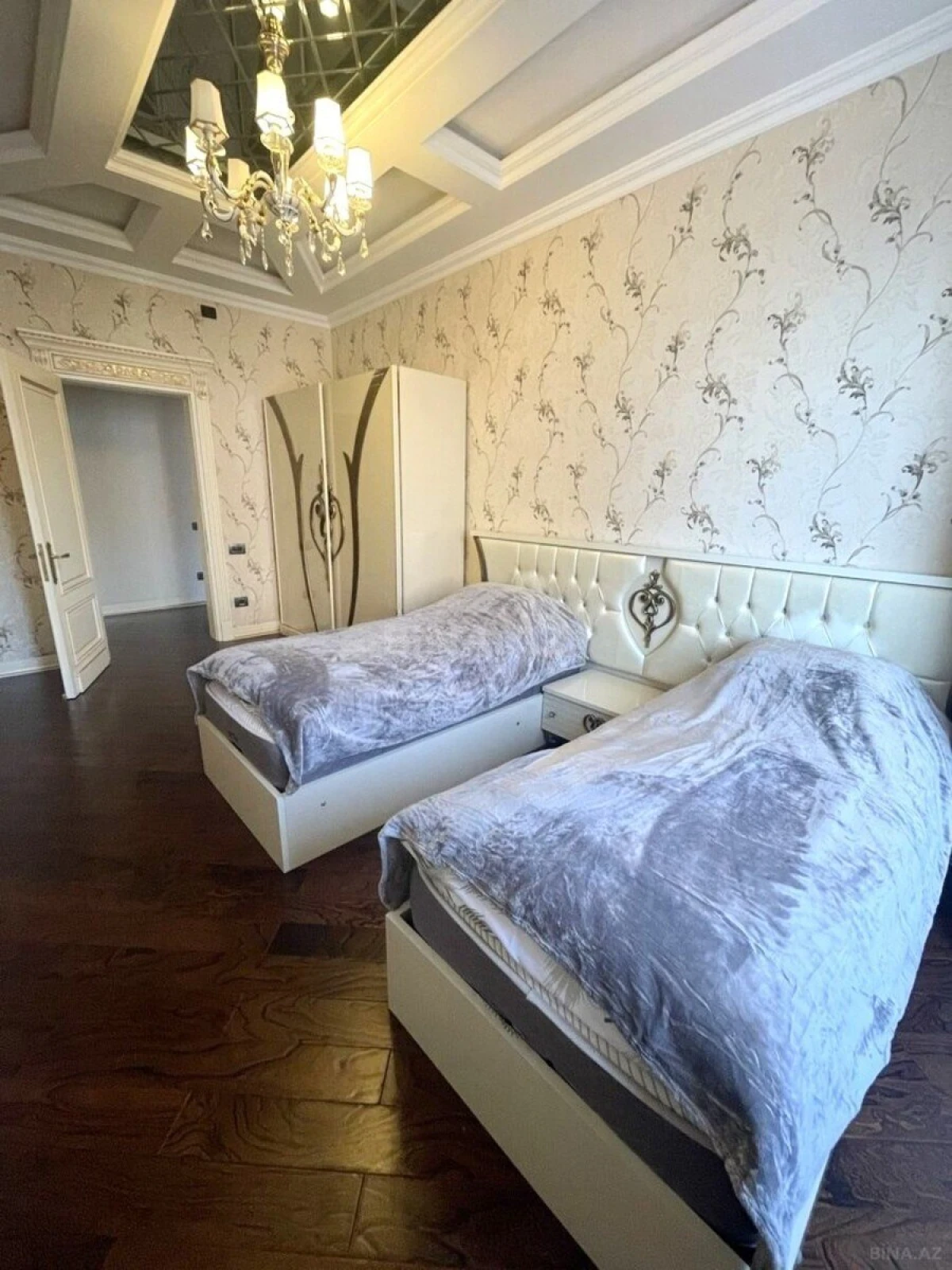 Kirayə verilir 3 otaqlı mənzil 145 m²