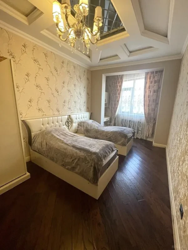 Kirayə verilir 3 otaqlı mənzil 145 m²