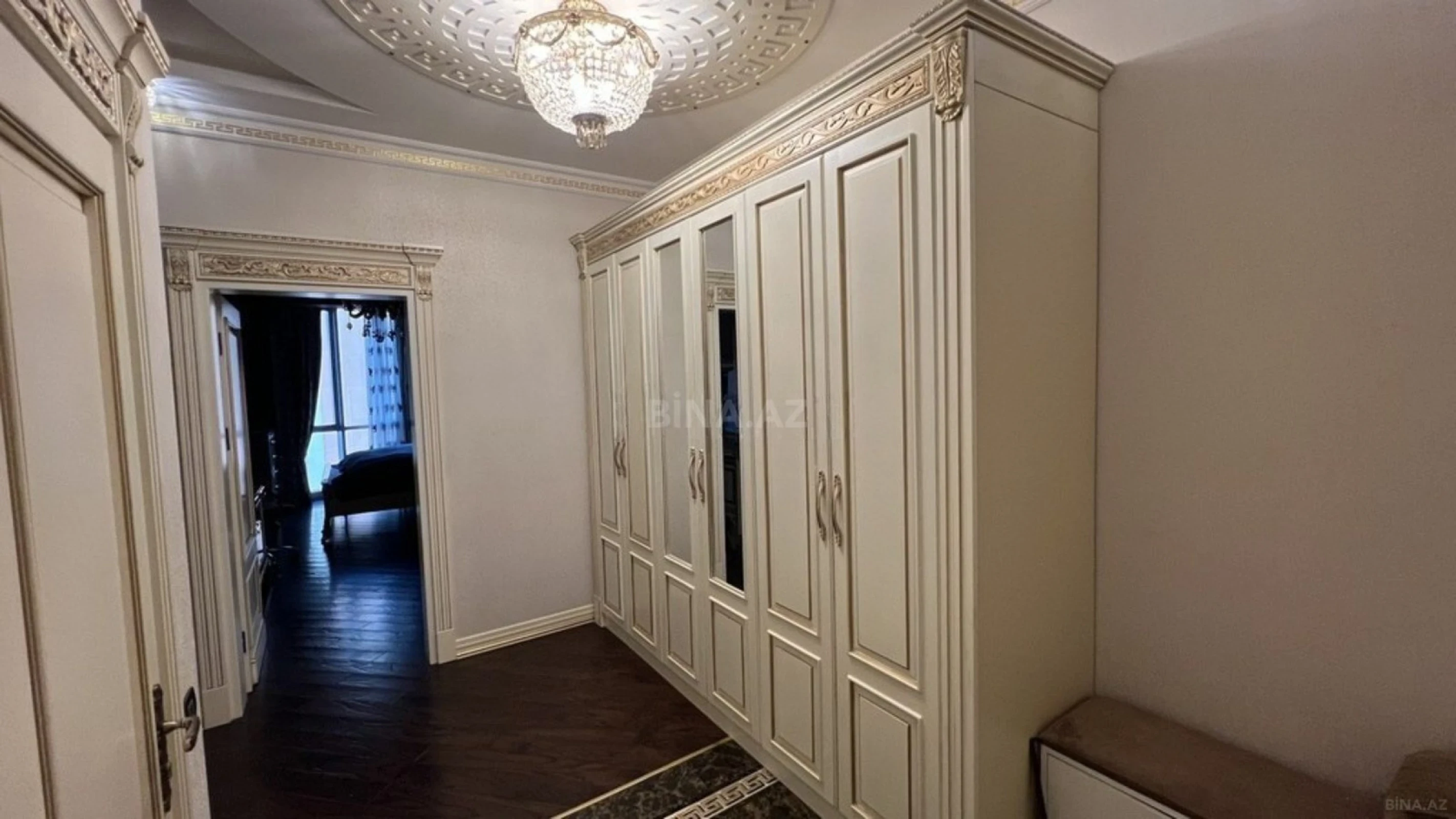 Kirayə verilir 3 otaqlı mənzil 145 m²