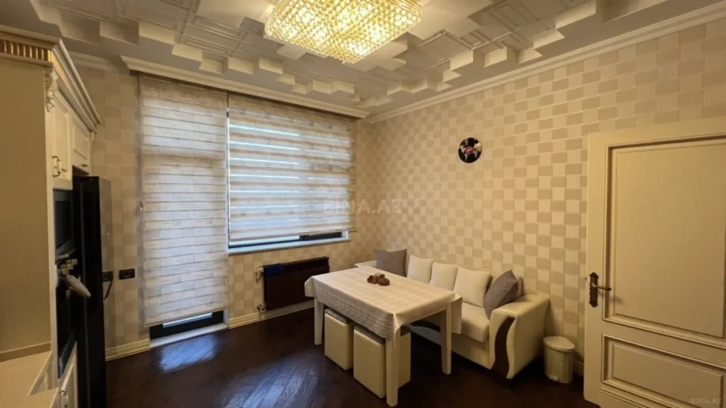 Kirayə verilir 3 otaqlı mənzil 145 m²