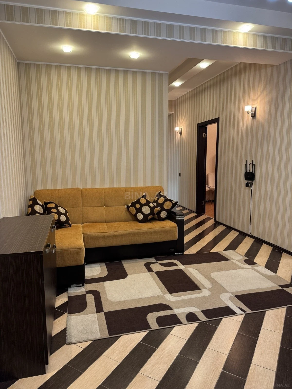 Satılır 3 otaqlı mənzil 120 m²
