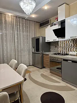 Satılır 3 otaqlı mənzil 120 m²
