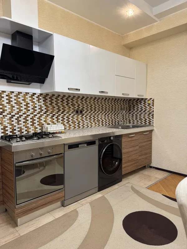 Satılır 3 otaqlı mənzil 120 m²