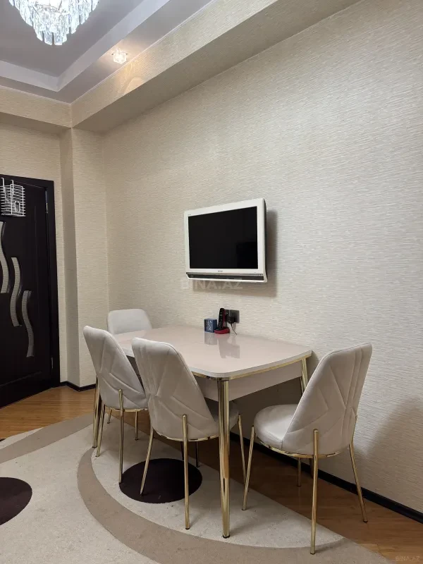 Satılır 3 otaqlı mənzil 120 m²