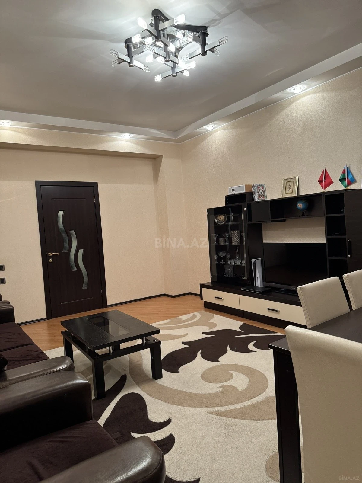 Satılır 3 otaqlı mənzil 120 m²