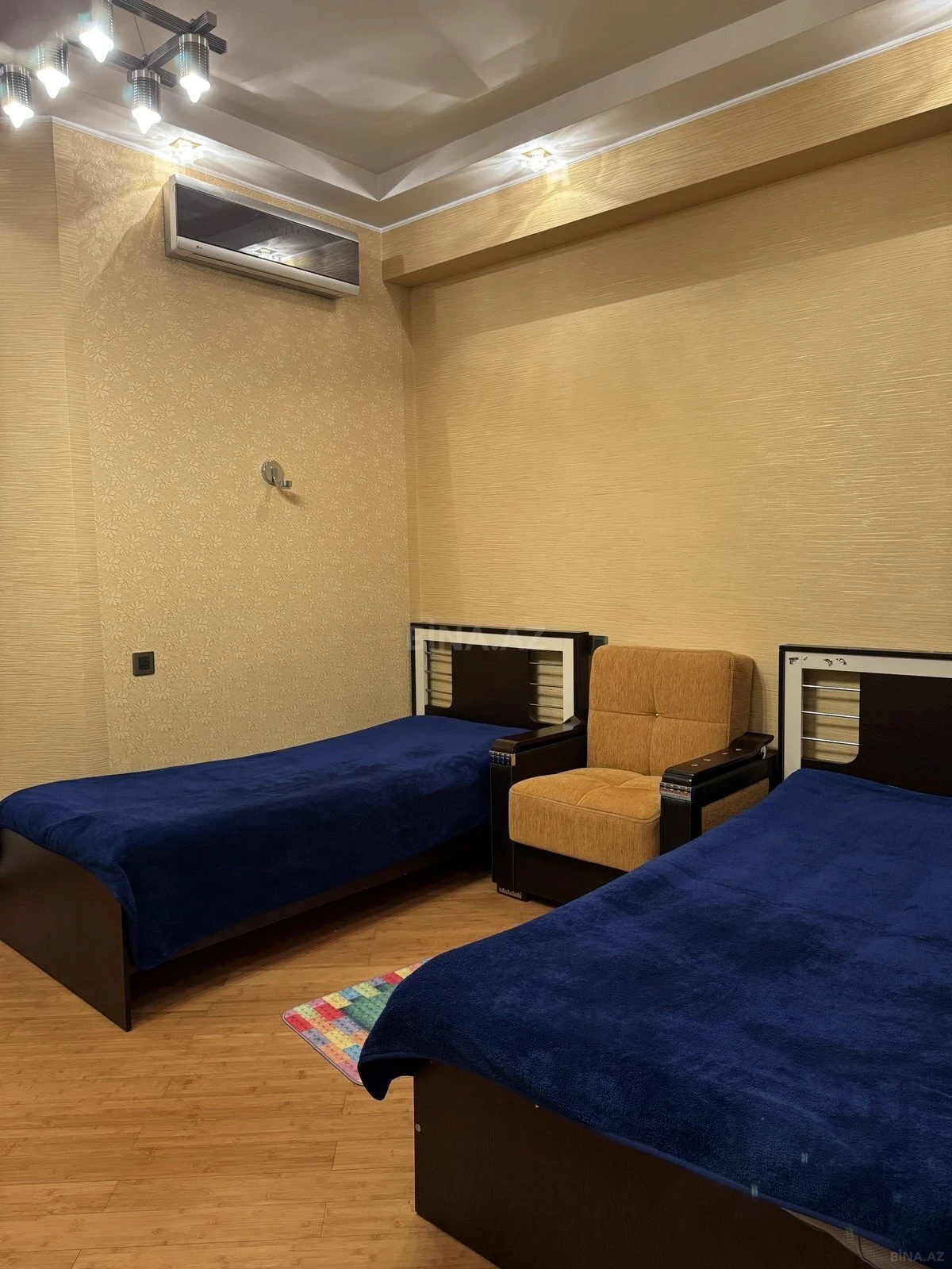 Satılır 3 otaqlı mənzil 120 m²