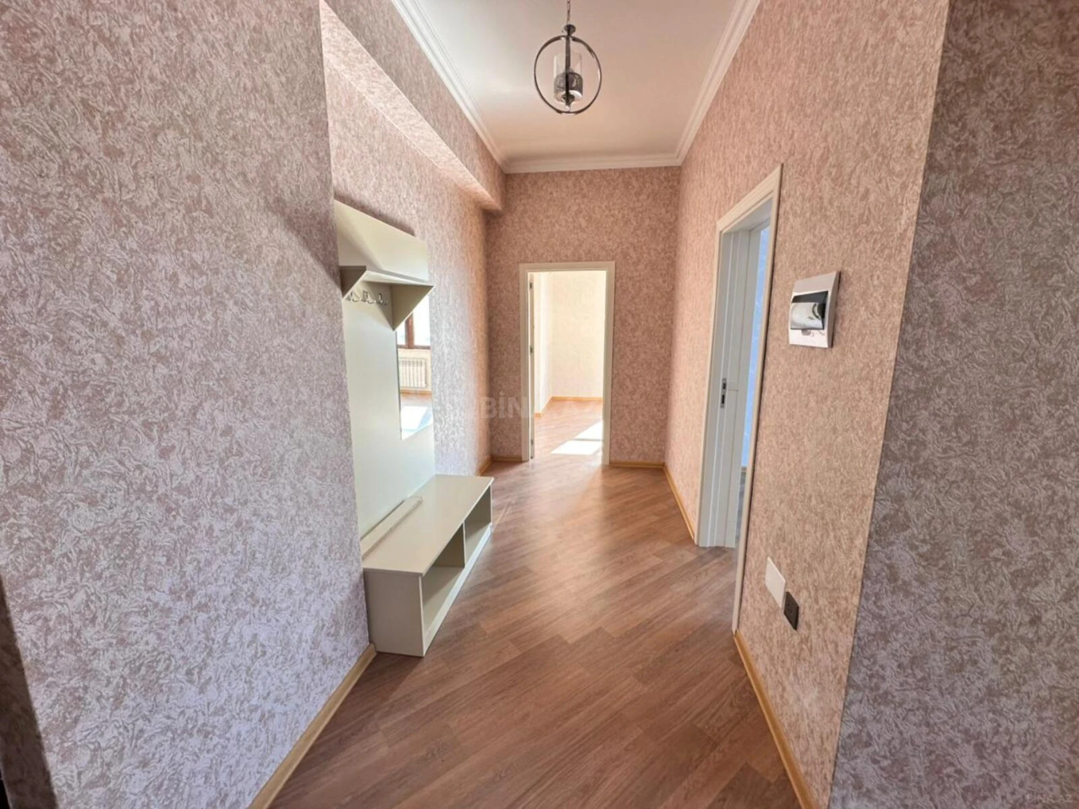 Kirayə verilir 2 otaqlı mənzil 80 m²
