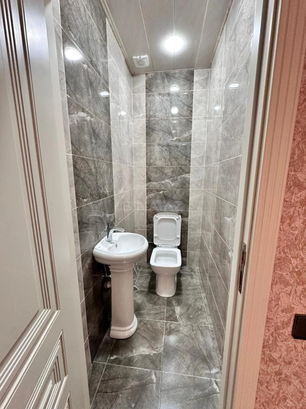 Kirayə verilir 2 otaqlı mənzil 80 m²