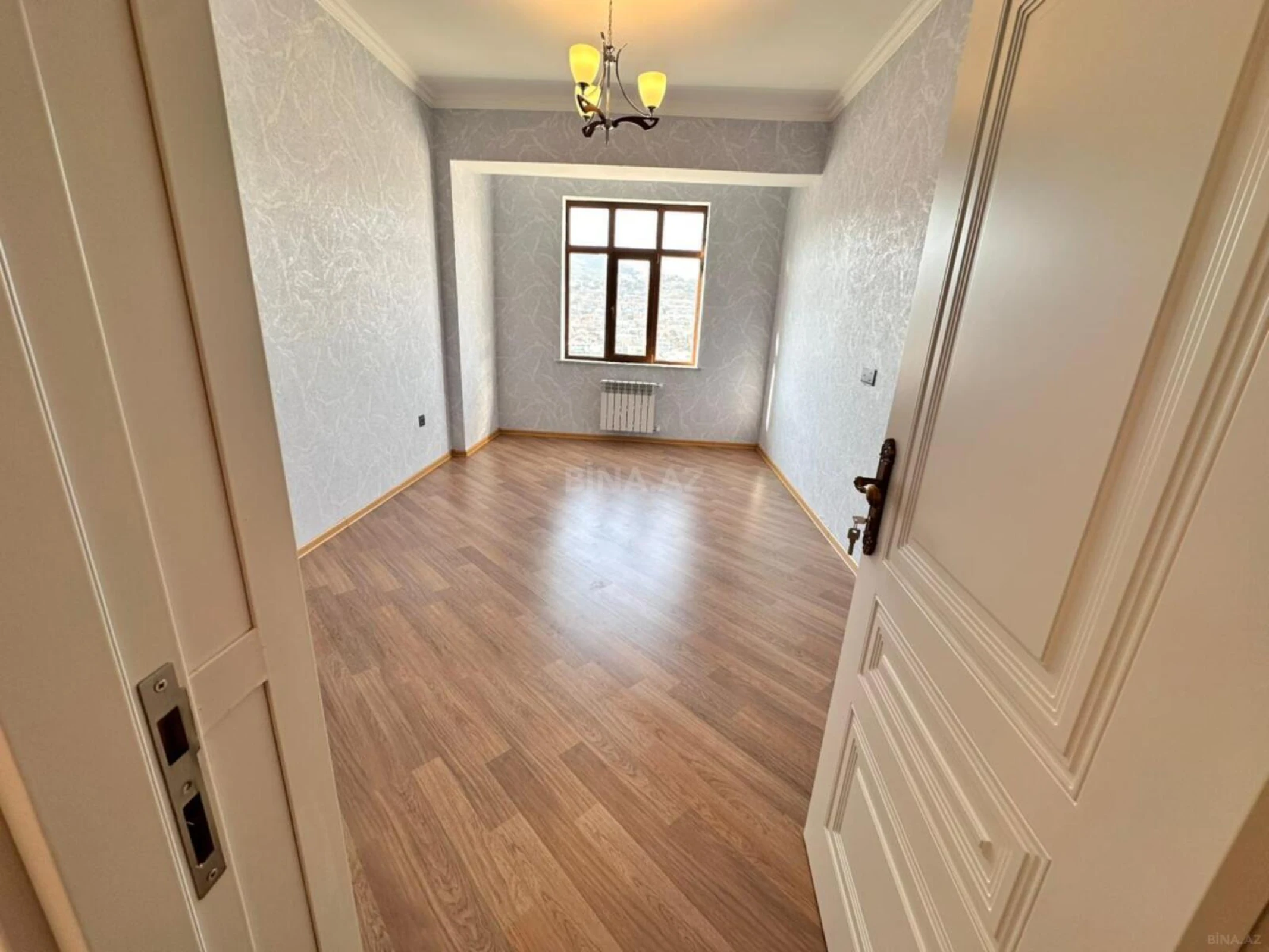 Kirayə verilir 2 otaqlı mənzil 80 m²