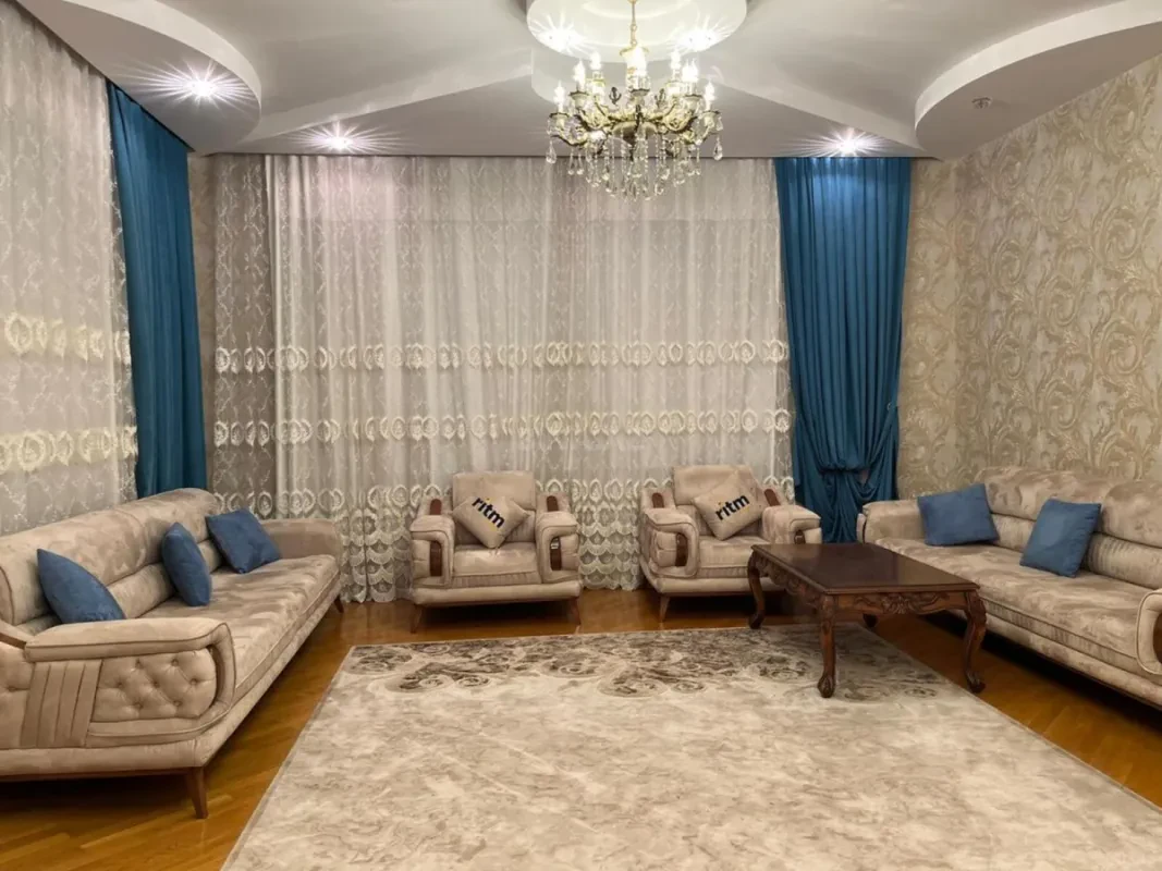 Satılır 6 otaqlı həyət evi 311 m²
