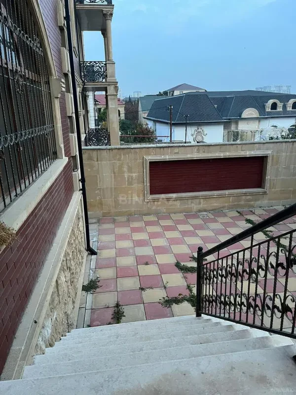 Satılır 6 otaqlı həyət evi 311 m²