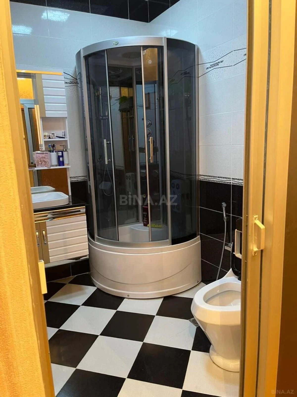 Satılır 6 otaqlı həyət evi 311 m²