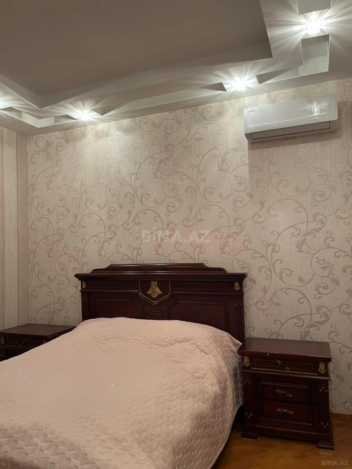 Satılır 6 otaqlı həyət evi 311 m²
