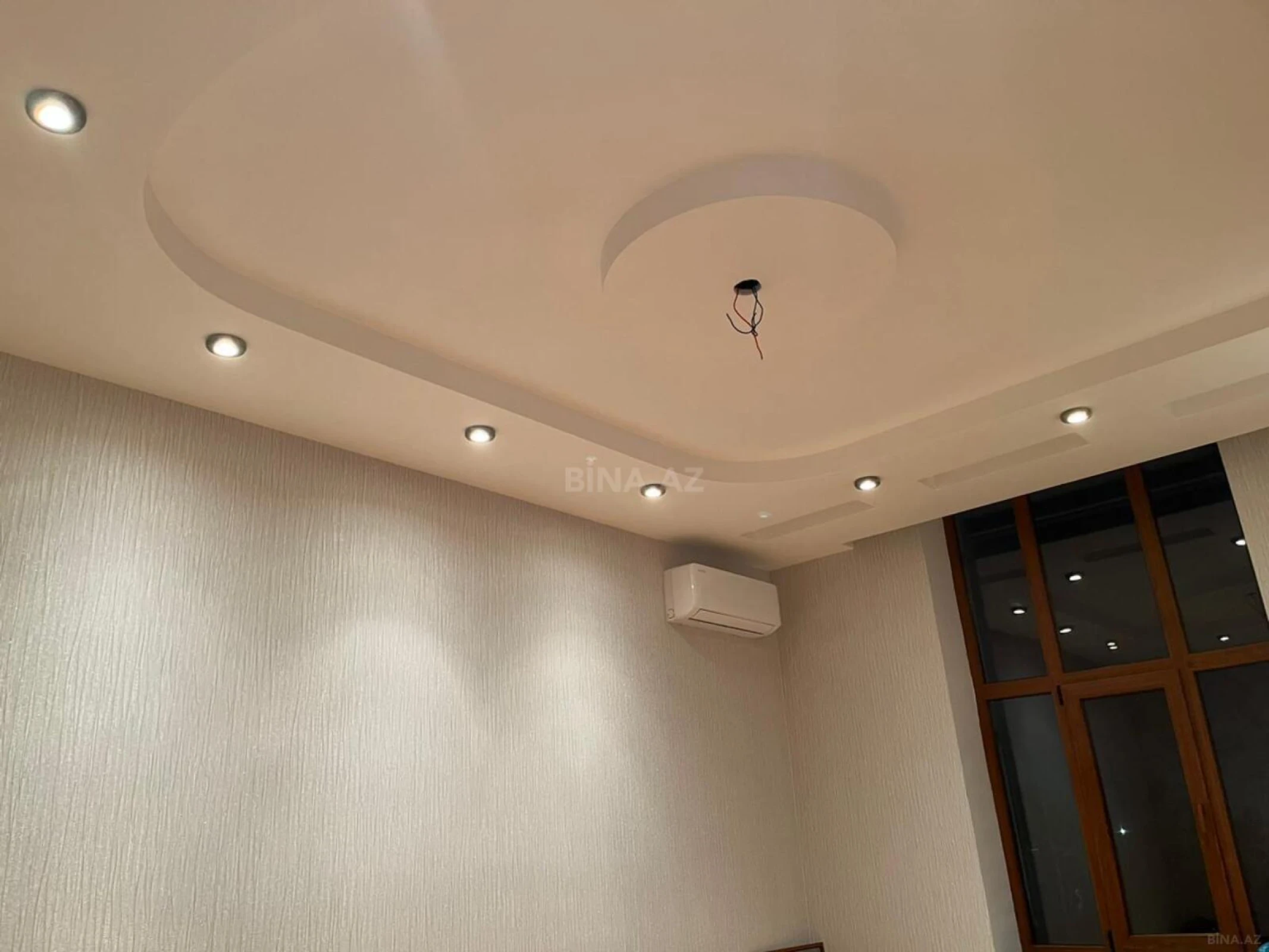 Satılır 6 otaqlı həyət evi 311 m²