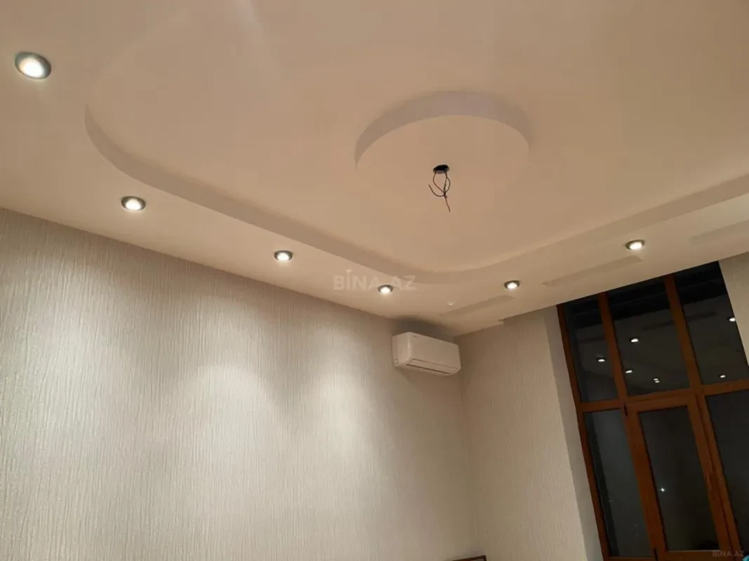 Satılır 6 otaqlı həyət evi 311 m²