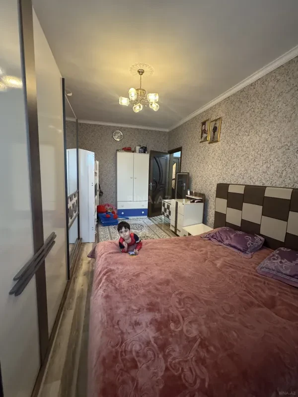 Satılır 2 otaqlı mənzil 74 m²