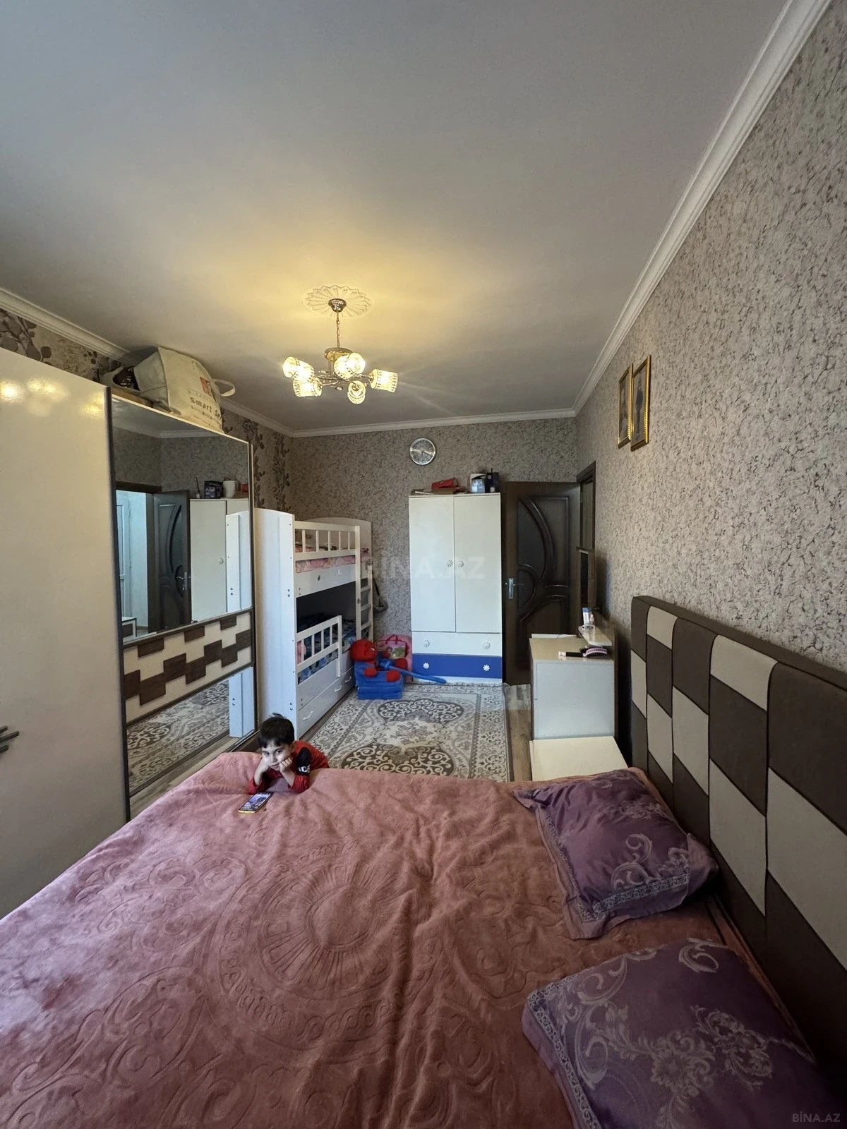Satılır 2 otaqlı mənzil 74 m²