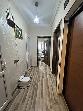Satılır 2 otaqlı mənzil 74 m²