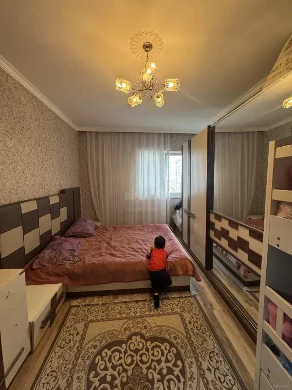 Satılır 2 otaqlı mənzil 74 m²