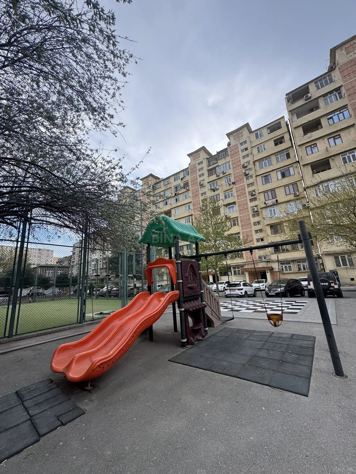 Satılır 2 otaqlı mənzil 74 m²